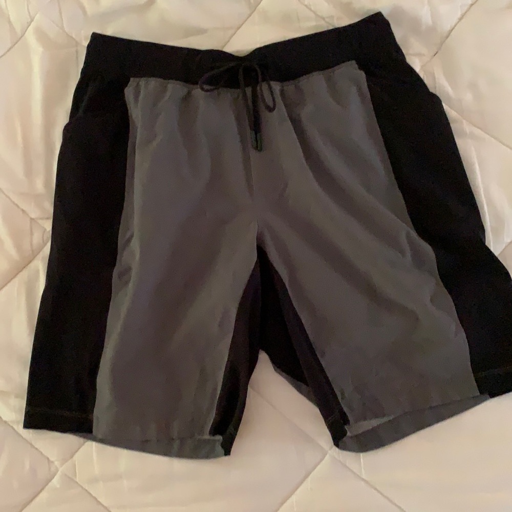 Lululemon with Liner!